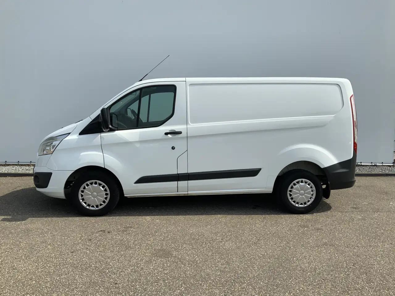 Ford Transit Custom 290 2.2 TDCI L1H2 Trend Airco Cruise 3 Zits Trekha - Panel van: picture 3 Ford Transit Custom 290 2.2 TDCI L1H2 Trend Airco Cruise 3 Zits Trekha - Panel van: picture 3