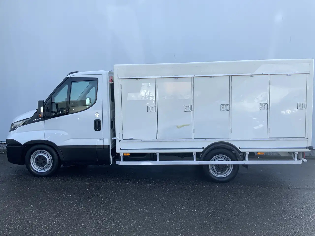 Iveco Daily 35S13 2.3 345 IJswagen -0.40 gr 10 deuren Euro 5 B - Box van: picture 3 Iveco Daily 35S13 2.3 345 IJswagen -0.40 gr 10 deuren Euro 5 B - Box van: picture 3