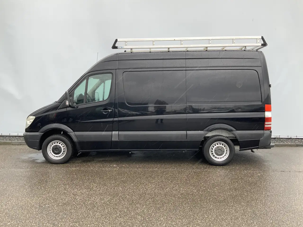 Mercedes-Benz Sprinter 211 2.2 CDI 366 L2H2 3 Zits Trekhaak 2000 kg & Imp - Panel van: picture 3 Mercedes-Benz Sprinter 211 2.2 CDI 366 L2H2 3 Zits Trekhaak 2000 kg & Imp - Panel van: picture 3