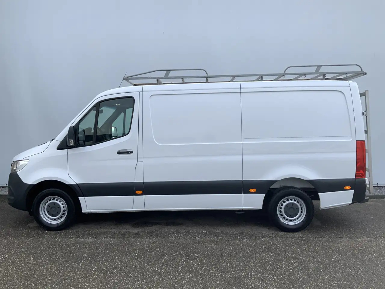 Mercedes-Benz Sprinter 314 2.2 CDI L2H1 Automaat Airco navi 3 zits Leer T - Panel van: picture 3 Mercedes-Benz Sprinter 314 2.2 CDI L2H1 Automaat Airco navi 3 zits Leer T - Panel van: picture 3