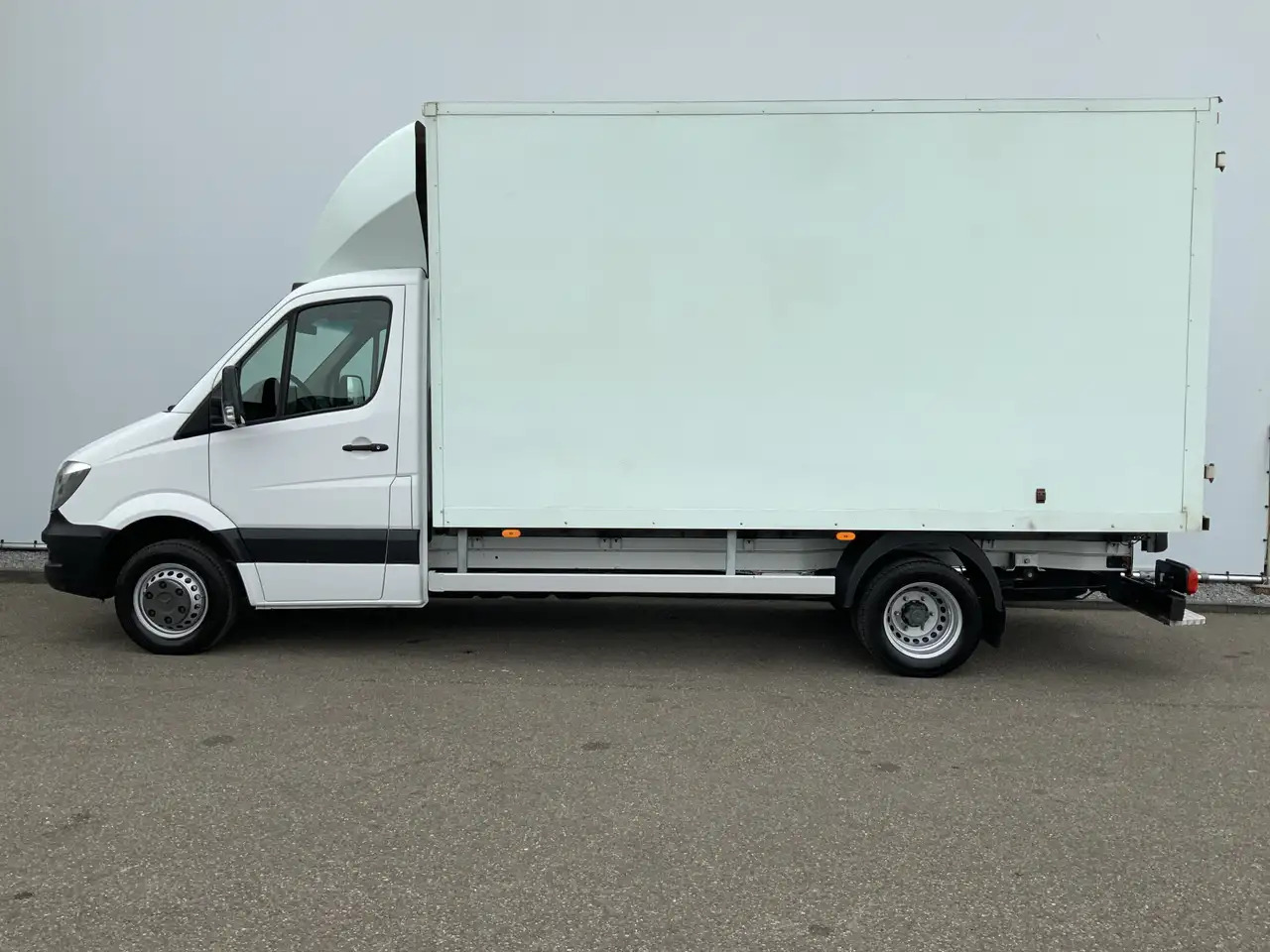 Mercedes-Benz Sprinter 516 2.2 CDI 432 Meubelbak&Deuren &Trap Airco 3 Zit - Box van: picture 3 Mercedes-Benz Sprinter 516 2.2 CDI 432 Meubelbak&Deuren &Trap Airco 3 Zit - Box van: picture 3