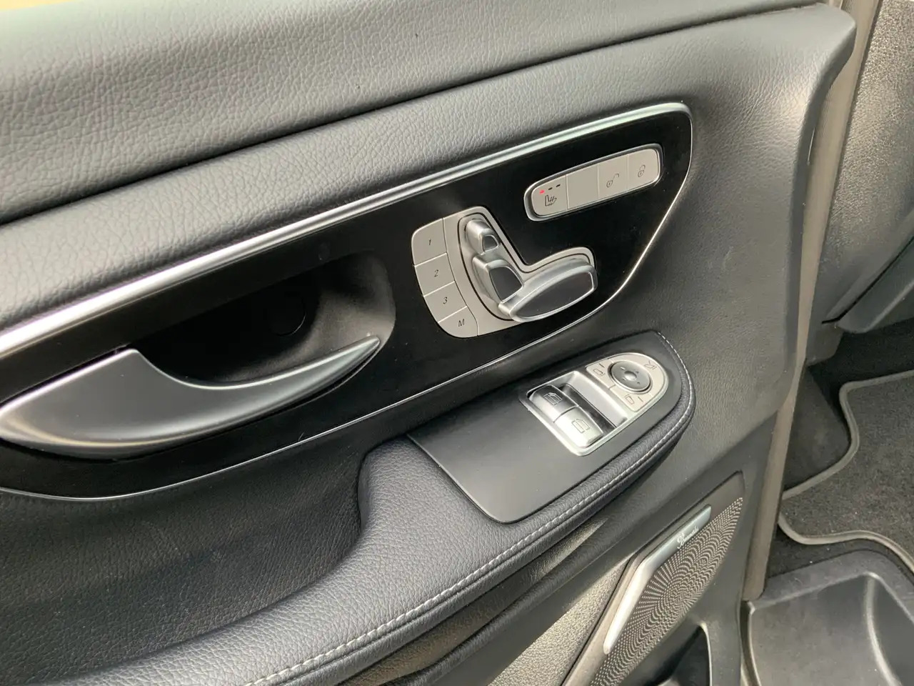 Combi van Mercedes-Benz V 300 300d Extra Lang Dub Cab Autom. Avantgarde Edition: picture 12 Combi van Mercedes-Benz V 300 300d Extra Lang Dub Cab Autom. Avantgarde Edition: picture 12