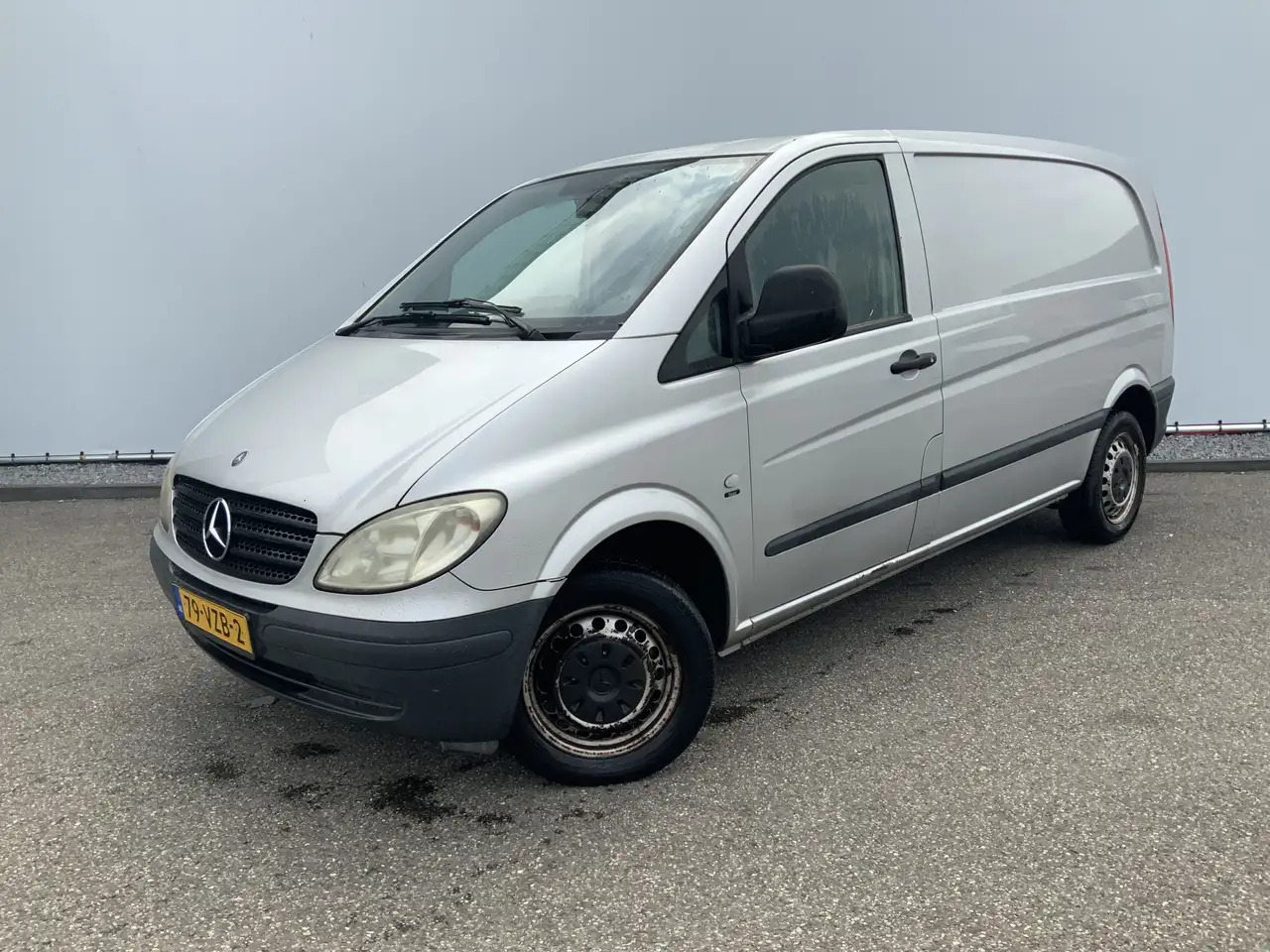 Small van Mercedes-Benz Vito 111 CDI 320 Lang Verstuiver lek Airco Cruise 3 Zit: picture 1