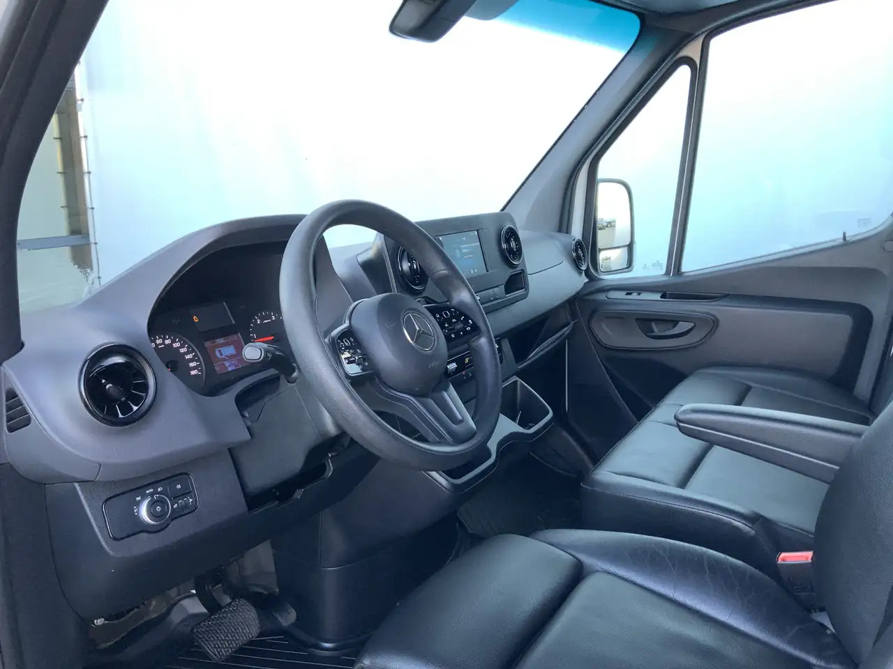 Mercedes-Benz Sprinter 319 3.0 CDI L2H2 Automaat Airco Navi Cruise Leer 3 - Other machinery: picture 5 Mercedes-Benz Sprinter 319 3.0 CDI L2H2 Automaat Airco Navi Cruise Leer 3 - Other machinery: picture 5