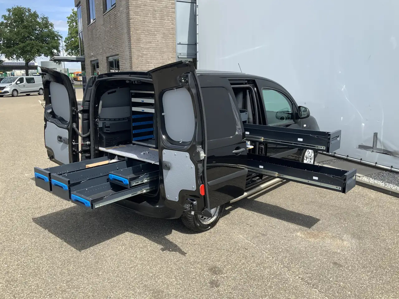 Renault Kangoo 1.5 dCi 90 Energy Comfort Plus .Sortimo Kasten Com - Small van, Municipal/ Special vehicle: picture 4 Renault Kangoo 1.5 dCi 90 Energy Comfort Plus .Sortimo Kasten Com - Small van, Municipal/ Special vehicle: picture 4