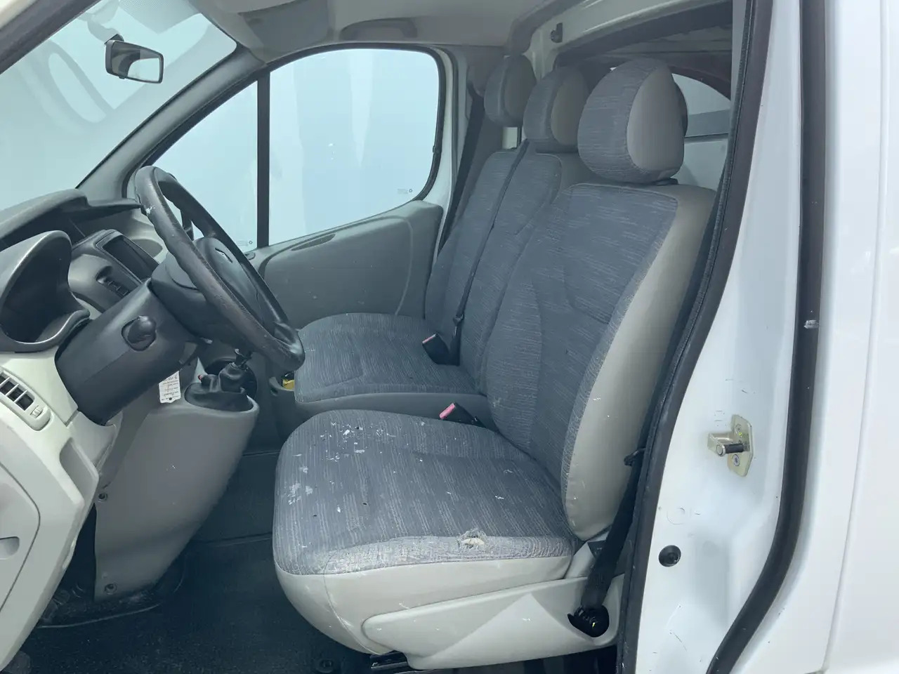 Renault Trafic 2.0 dCi T29 L1H1 Eco 3 Zits Imperiaal Trekhaak 200 - Panel van: picture 4 Renault Trafic 2.0 dCi T29 L1H1 Eco 3 Zits Imperiaal Trekhaak 200 - Panel van: picture 4
