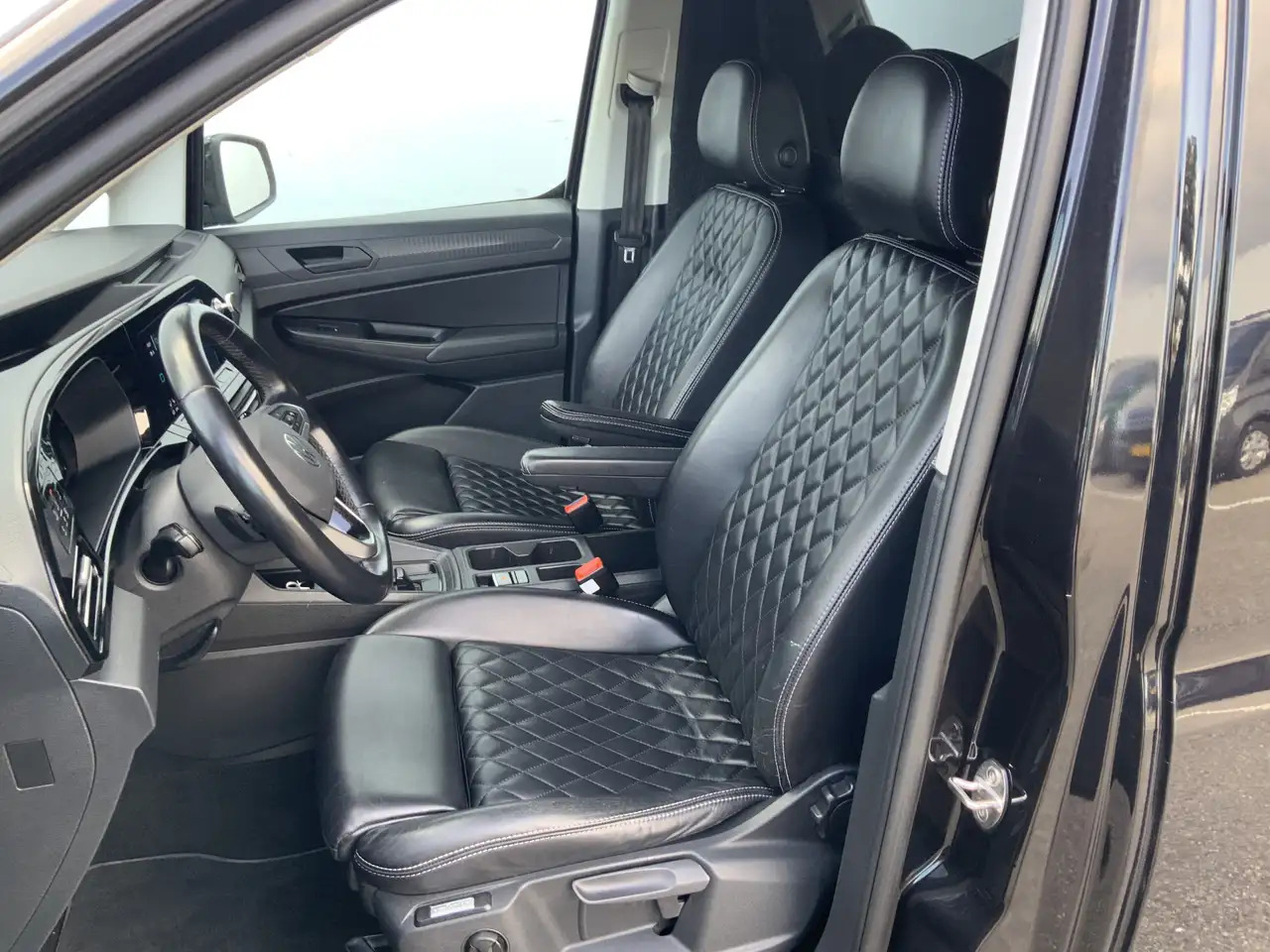 Volkswagen Caddy Cargo 2.0 TDI 1st Edition Automaat Airco Cruise Le - Small van: picture 4 Volkswagen Caddy Cargo 2.0 TDI 1st Edition Automaat Airco Cruise Le - Small van: picture 4