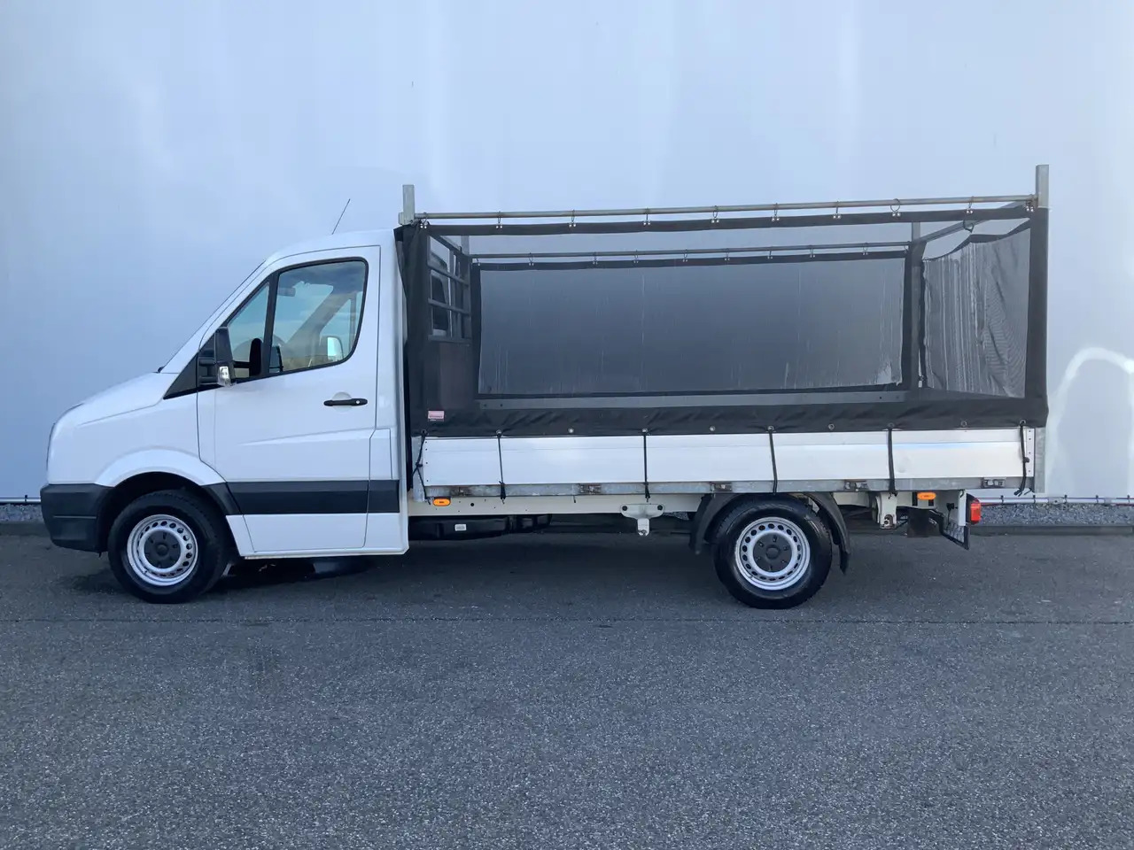 Volkswagen Crafter 50 2.0 TDI L2H1Pick Up Airco Cruise Trekhaak 3500 - Flatbed van: picture 3 Volkswagen Crafter 50 2.0 TDI L2H1Pick Up Airco Cruise Trekhaak 3500 - Flatbed van: picture 3