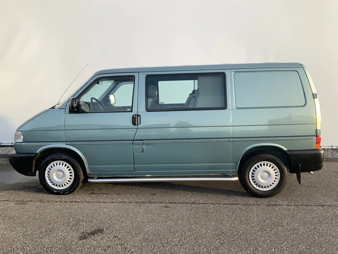 Volkswagen MARGE ! 2.5 TDI 292 Dub Cab 5 Zits Airco Cruise Tr - Combi van: picture 3 Volkswagen MARGE ! 2.5 TDI 292 Dub Cab 5 Zits Airco Cruise Tr - Combi van: picture 3