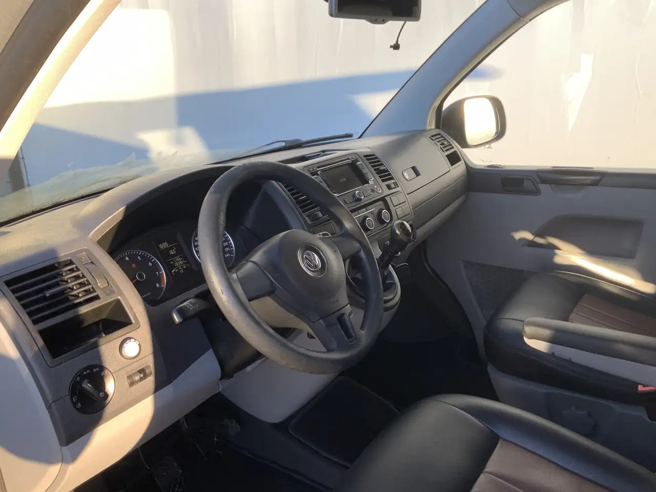 Panel van Volkswagen T5 Transporter 2.0 L1H2 Benzine Airco Navi Dub Schuifdeuren Leer: picture 14