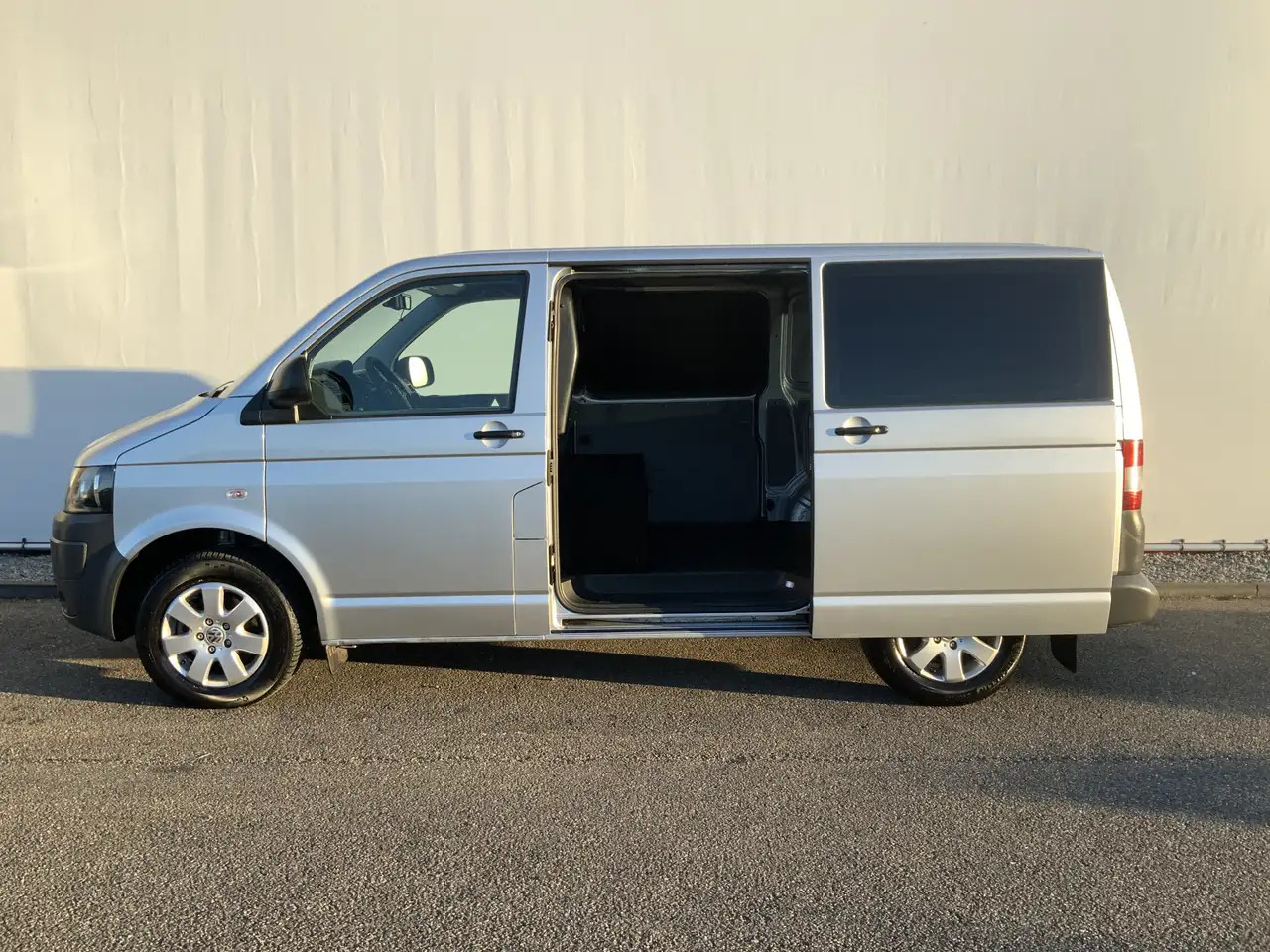 Panel van Volkswagen T5 Transporter 2.0 L1H2 Benzine Airco Navi Dub Schuifdeuren Leer: picture 9