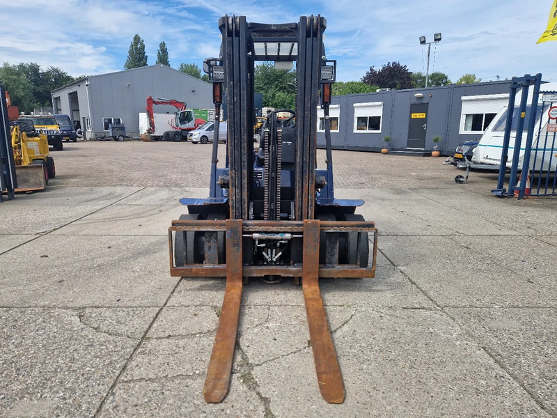 Caterpillar DP25K - Diesel forklift: picture 4 Caterpillar DP25K - Diesel forklift: picture 4