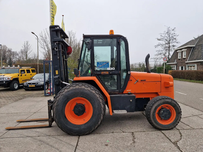 Rough terrain forklift JCB 930-4WD T4 ruwterreinheftruck: picture 1
