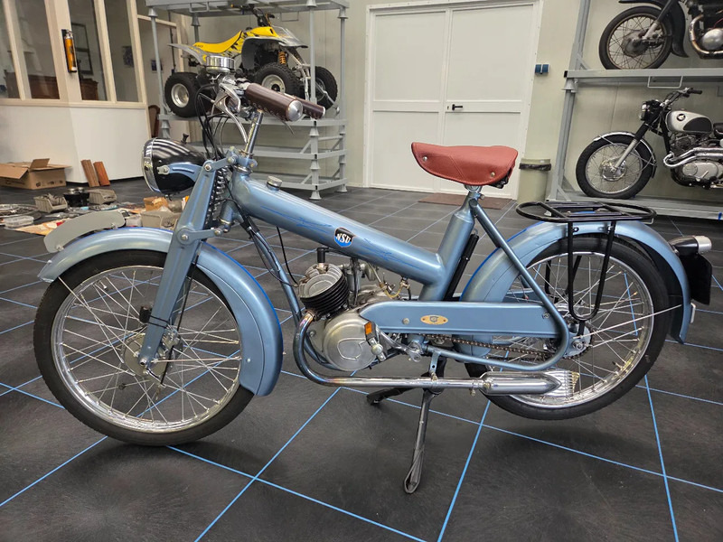 NSU Quick oldtimer motorfiets - Motorcycle: picture 1 NSU Quick oldtimer motorfiets - Motorcycle: picture 1