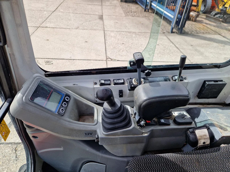 Mini excavator Takeuchi TB216 met 2089 uur: picture 10