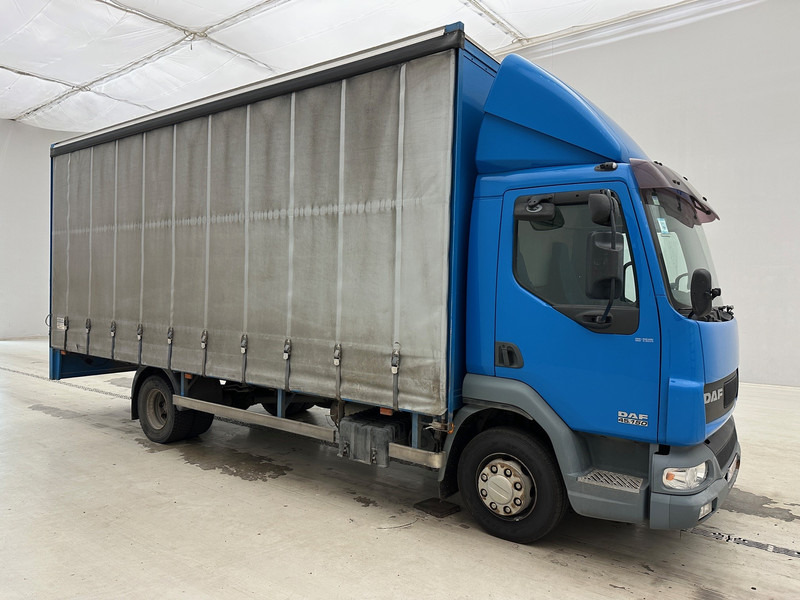 DAF LF45.150 - Curtainsider truck: picture 3 DAF LF45.150 - Curtainsider truck: picture 3