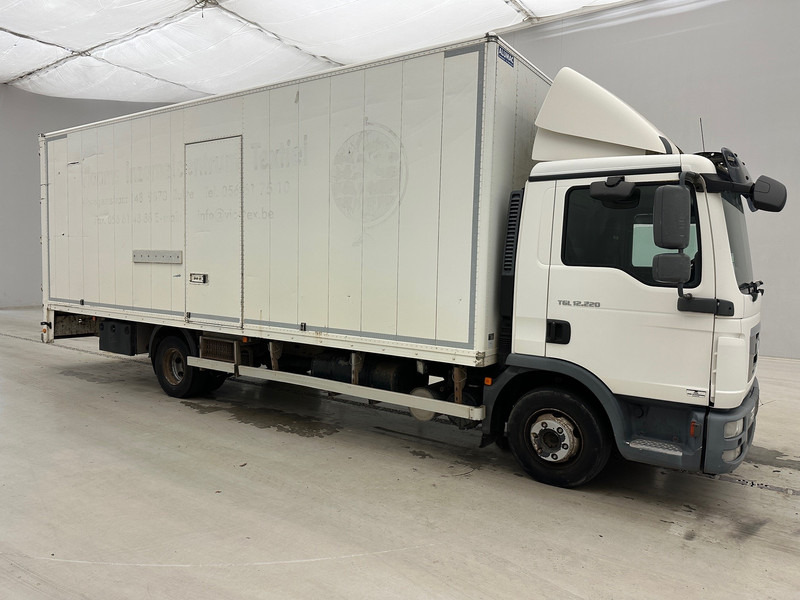 MAN TGL 12.220 - Box truck: picture 3 MAN TGL 12.220 - Box truck: picture 3