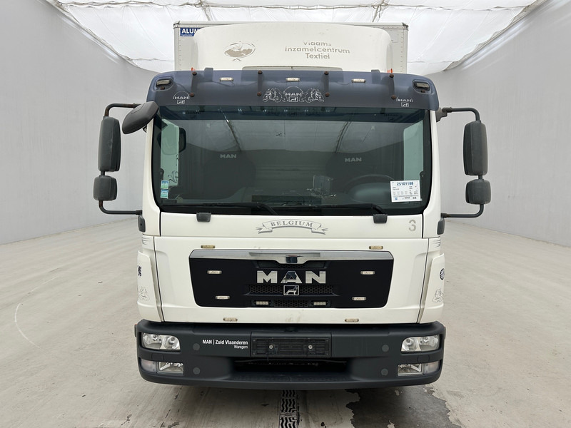MAN TGL 12.220 - Box truck: picture 2 MAN TGL 12.220 - Box truck: picture 2