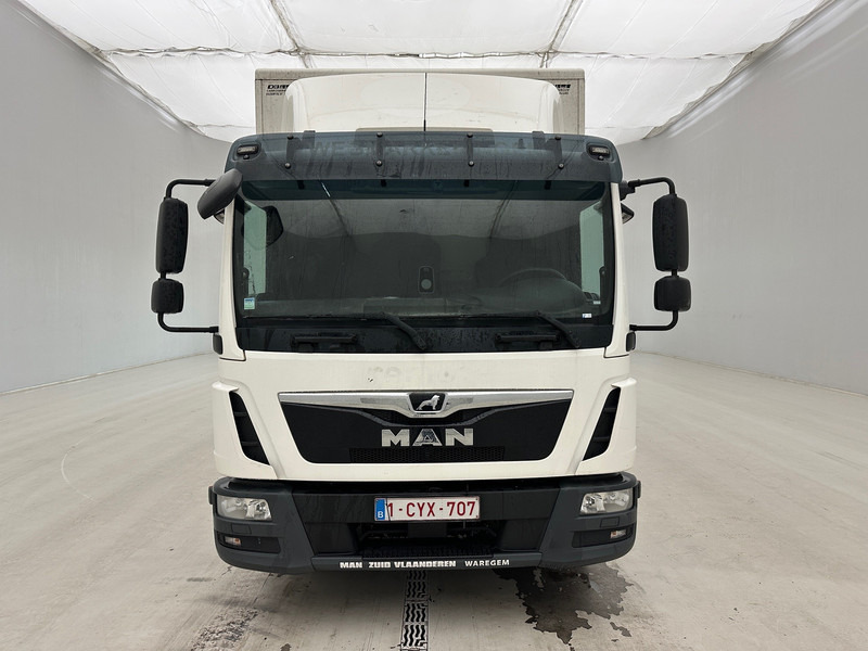 MAN TGL 12.220 - Box truck: picture 2 MAN TGL 12.220 - Box truck: picture 2
