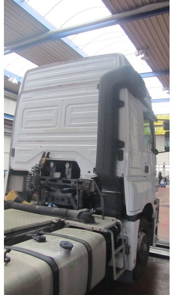 Mercedes-Benz AXOR Cabine Axor - Cab and interior: picture 5 Mercedes-Benz AXOR Cabine Axor - Cab and interior: picture 5