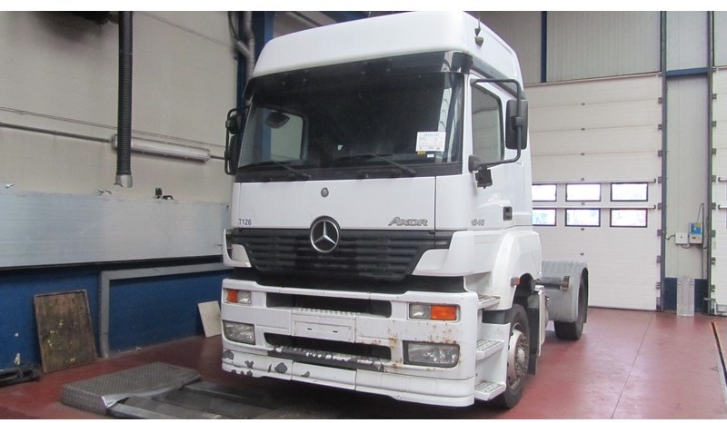 Mercedes-Benz AXOR Cabine Axor - Cab and interior: picture 1 Mercedes-Benz AXOR Cabine Axor - Cab and interior: picture 1