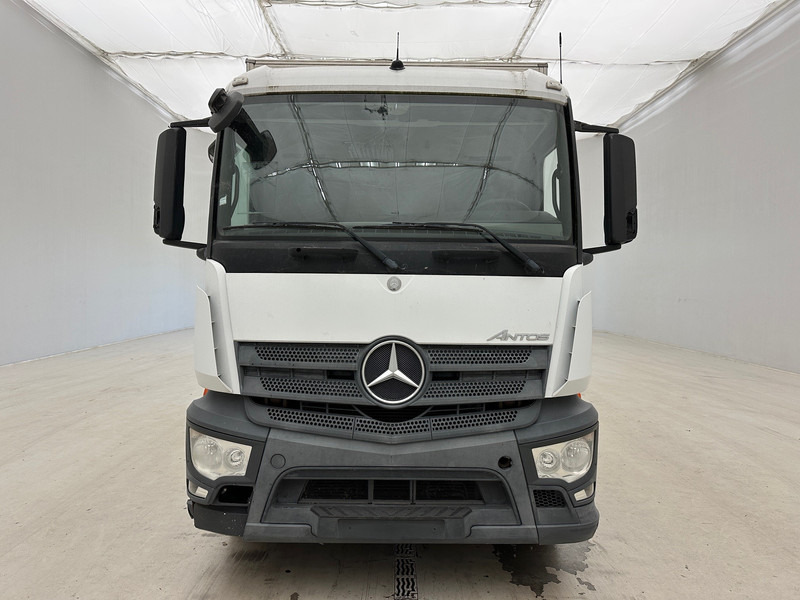 Mercedes-Benz Antos 1827 - Box truck: picture 2 Mercedes-Benz Antos 1827 - Box truck: picture 2