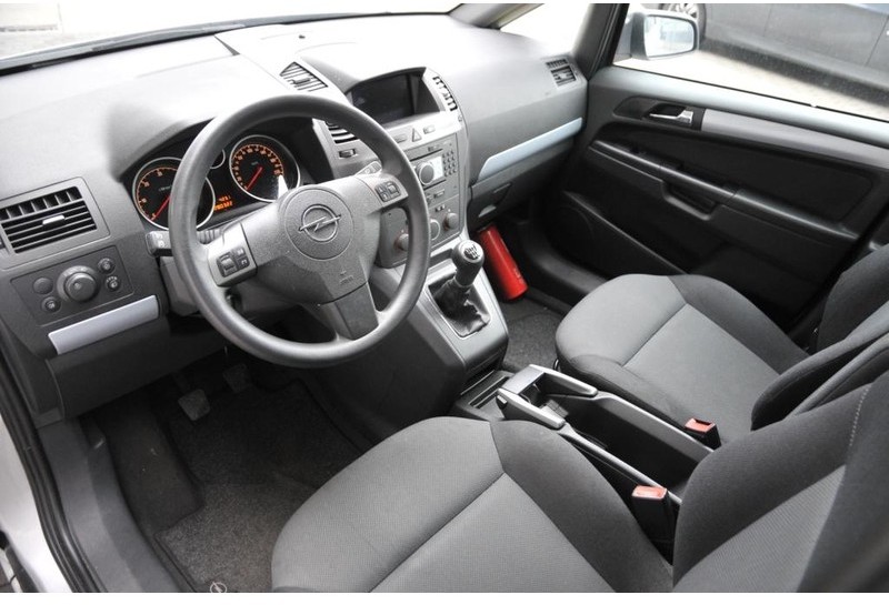 Opel Zafira - Car: picture 5 Opel Zafira - Car: picture 5