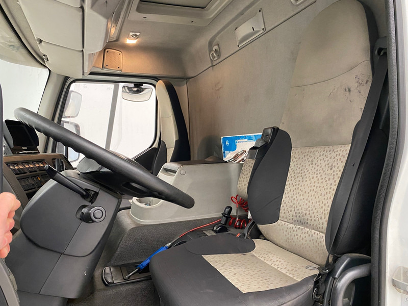 Dropside/ Flatbed truck, Crane truck Renault Kerax 430 DXi - 8x4: picture 9 Dropside/ Flatbed truck, Crane truck Renault Kerax 430 DXi - 8x4: picture 9