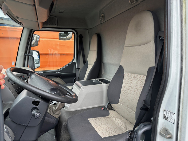 Box truck Renault Midliner 180 DXi: picture 9 Box truck Renault Midliner 180 DXi: picture 9