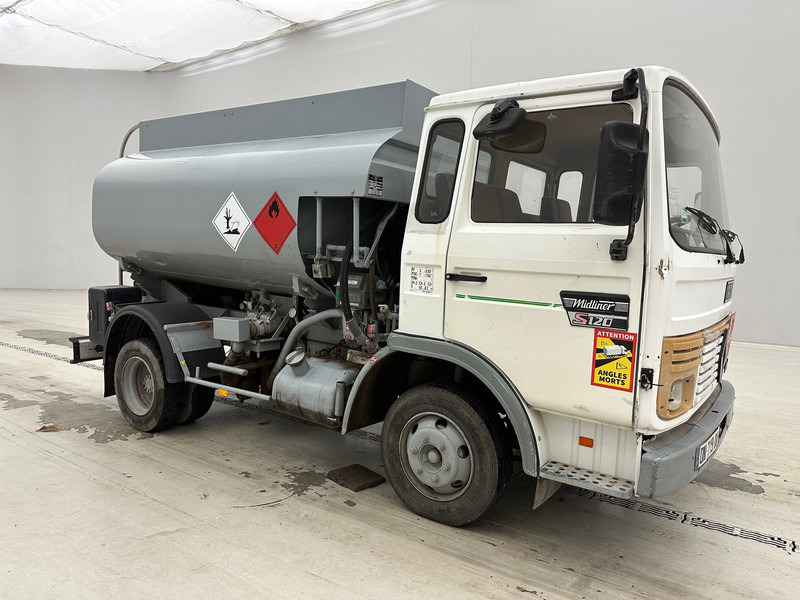 Renault Midliner S120 - Tank truck: picture 3 Renault Midliner S120 - Tank truck: picture 3