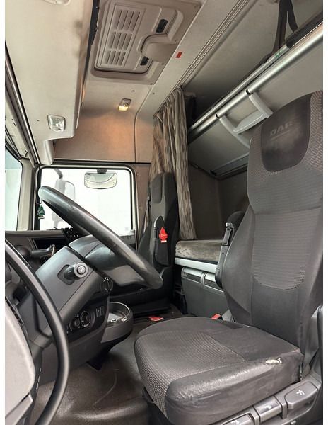 Tractor unit DAF XF 460 Space Cab: picture 10