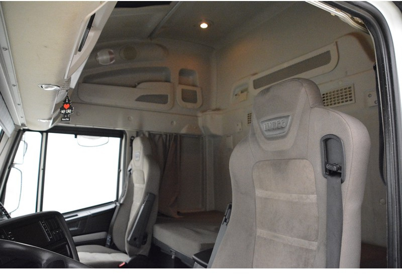 Tractor unit Iveco Stralis AS440S40 LNG Natural Power: picture 8