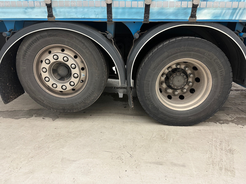 Curtainsider truck Volvo FE 320: picture 10