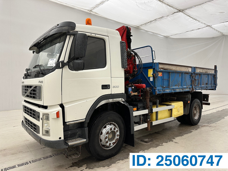 Volvo FM 300* - Tipper, Crane truck: picture 1 Volvo FM 300* - Tipper, Crane truck: picture 1