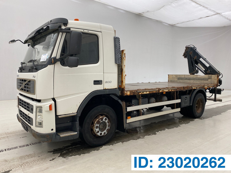 Volvo FM 300* - Dropside/ Flatbed truck, Crane truck: picture 1 Volvo FM 300* - Dropside/ Flatbed truck, Crane truck: picture 1