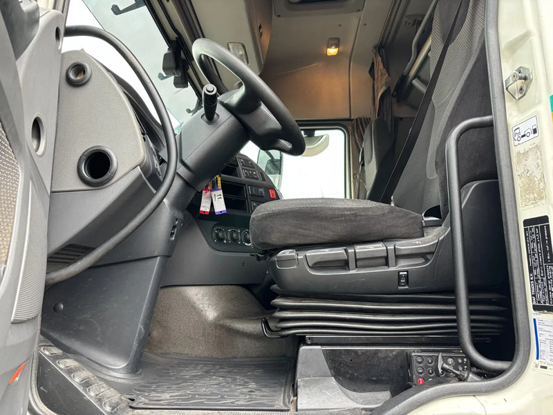 DAF XF 460 Spacecab Euro 6 - Tractor unit: picture 5 DAF XF 460 Spacecab Euro 6 - Tractor unit: picture 5