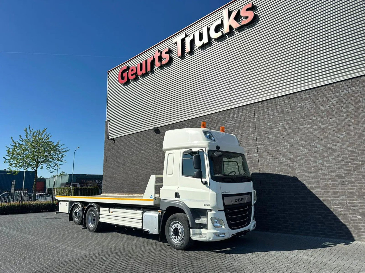 DAF CF 410 6X2 M4SN3 OPRIJWAGEN / MACHINE TRANSPORTE - Autotransporter truck: picture 5 DAF CF 410 6X2 M4SN3 OPRIJWAGEN / MACHINE TRANSPORTE - Autotransporter truck: picture 5