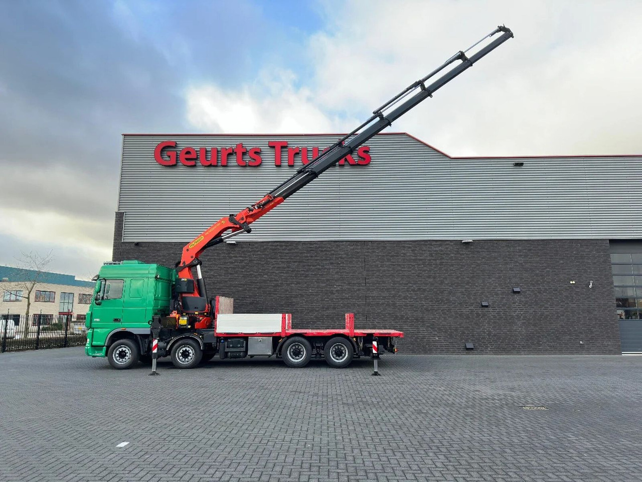 DAF XF 105.510 8X4 + PALFINGER PK 65002-SH E POWER L - Crane truck: picture 3 DAF XF 105.510 8X4 + PALFINGER PK 65002-SH E POWER L - Crane truck: picture 3