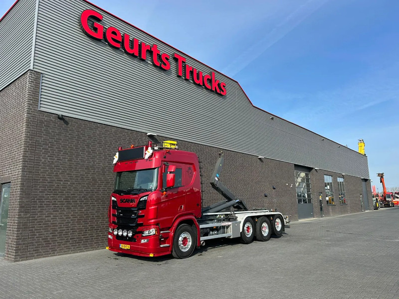 Scania R770 8X2 TRIPLE VDL S30-6700 HAAKARMSYSTEEM / ABROLLKIPPER / HOOKLIFT - Hook lift truck: picture 2 Scania R770 8X2 TRIPLE VDL S30-6700 HAAKARMSYSTEEM / ABROLLKIPPER / HOOKLIFT - Hook lift truck: picture 2