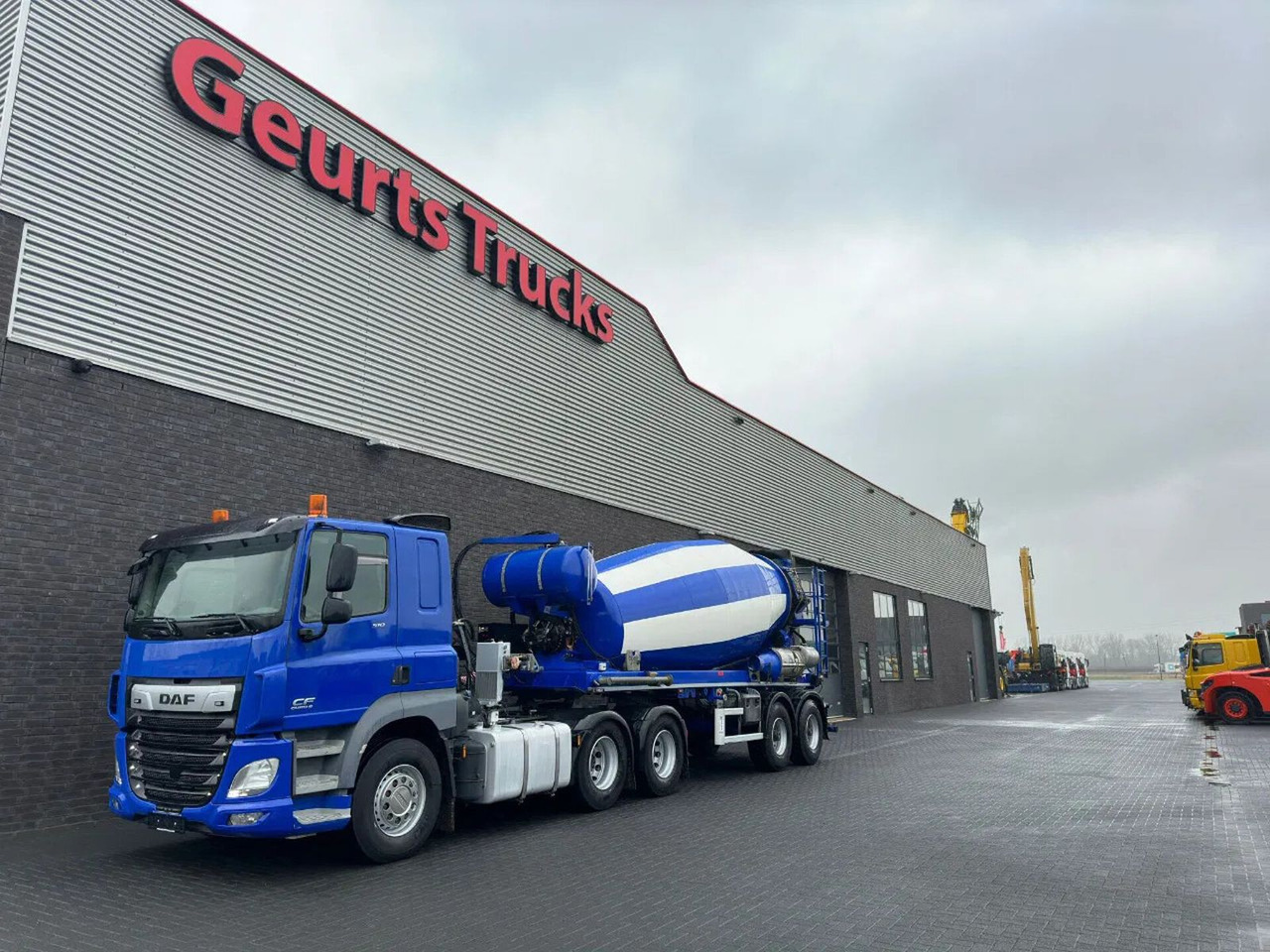 DAF CF 510 6X4 + DE BUF ST2 2-ASSIGE 10M3 CONCRE - Tractor unit: picture 2 DAF CF 510 6X4 + DE BUF ST2 2-ASSIGE 10M3 CONCRE - Tractor unit: picture 2