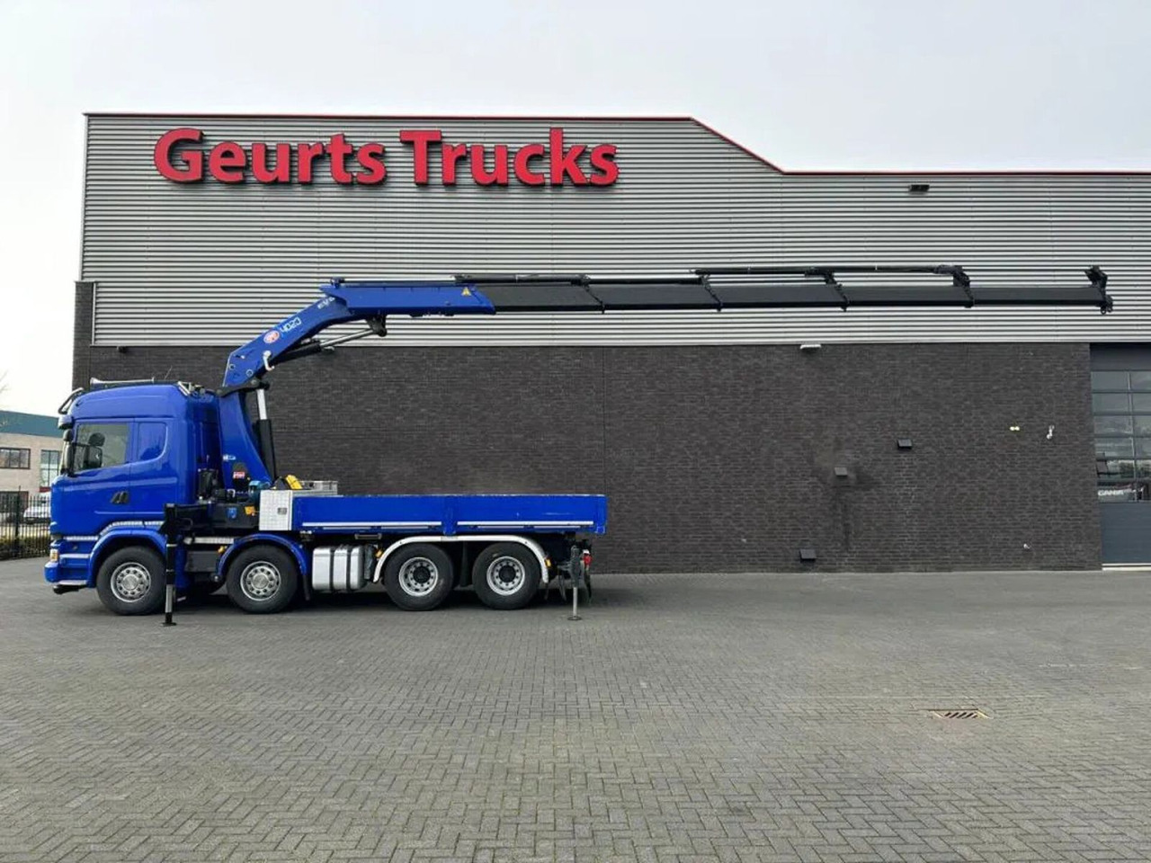 Tractor unit Scania R580 V8 8X4 TREKKER-BAKWAGEN COMBI + HMF 4020-K5: picture 1