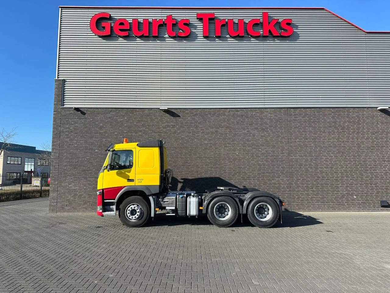 Volvo FM 450 6X4 HYDRAULIEK WEINIG KM!!! NIEDRIGE KM!! - Tractor unit: picture 1 Volvo FM 450 6X4 HYDRAULIEK WEINIG KM!!! NIEDRIGE KM!! - Tractor unit: picture 1
