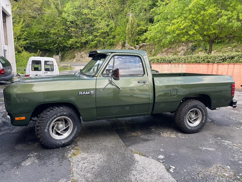 Dodge Ram 150 Custom V8 Benzine - Pickup truck: picture 2 Dodge Ram 150 Custom V8 Benzine - Pickup truck: picture 2