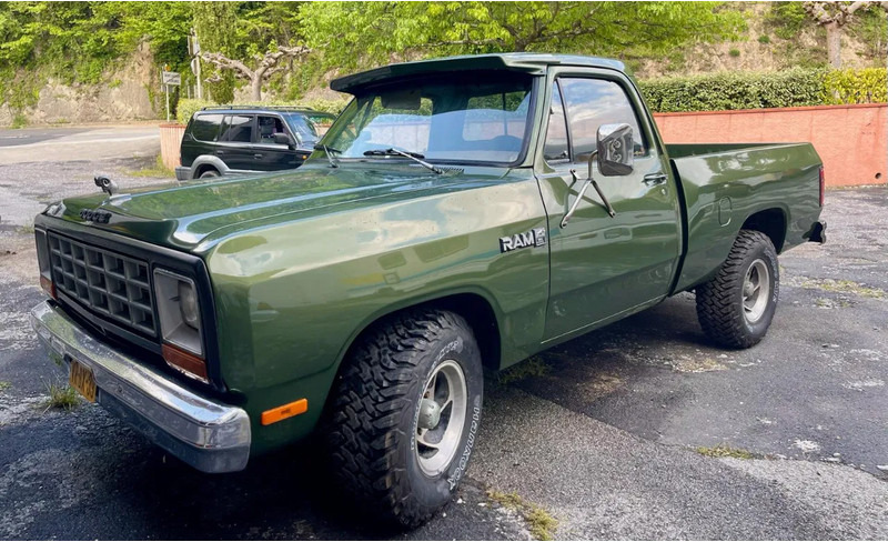 Dodge Ram 150 Custom V8 Benzine - Pickup truck: picture 1 Dodge Ram 150 Custom V8 Benzine - Pickup truck: picture 1