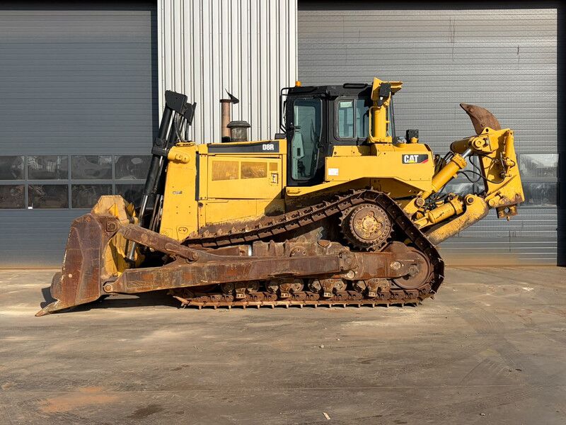 Caterpillar D8R - Single Shank Ripper - Bulldozer: picture 1 Caterpillar D8R - Single Shank Ripper - Bulldozer: picture 1