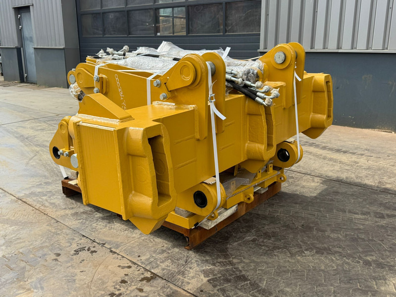 Caterpillar D8T D8R D8N Multishank Ripper (forged shanks) - Ripper: picture 1 Caterpillar D8T D8R D8N Multishank Ripper (forged shanks) - Ripper: picture 1