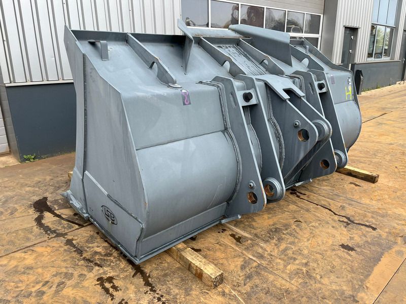 Doosan Bucket DL450-3 4700 l - Bucket: picture 3 Doosan Bucket DL450-3 4700 l - Bucket: picture 3
