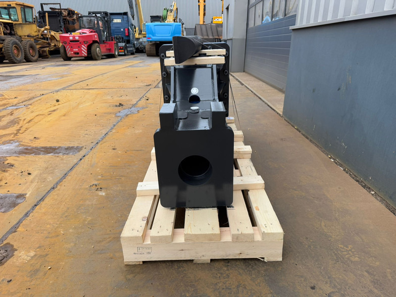 Hammer HS2400 - Hydraulic hammer: picture 5 Hammer HS2400 - Hydraulic hammer: picture 5