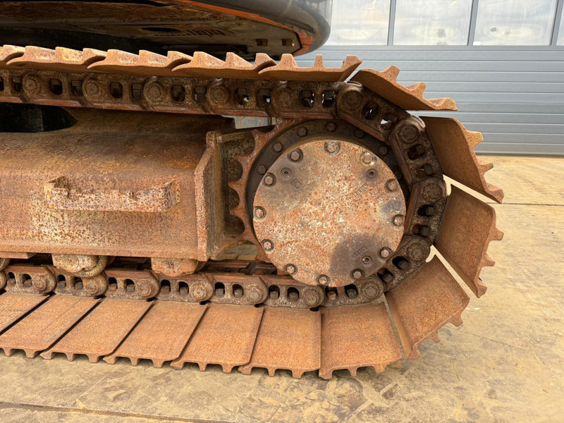 Crawler excavator Hitachi ZX135US: picture 10