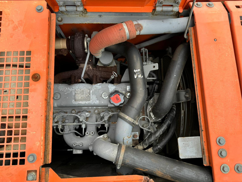 Crawler excavator Hitachi ZX135US: picture 18
